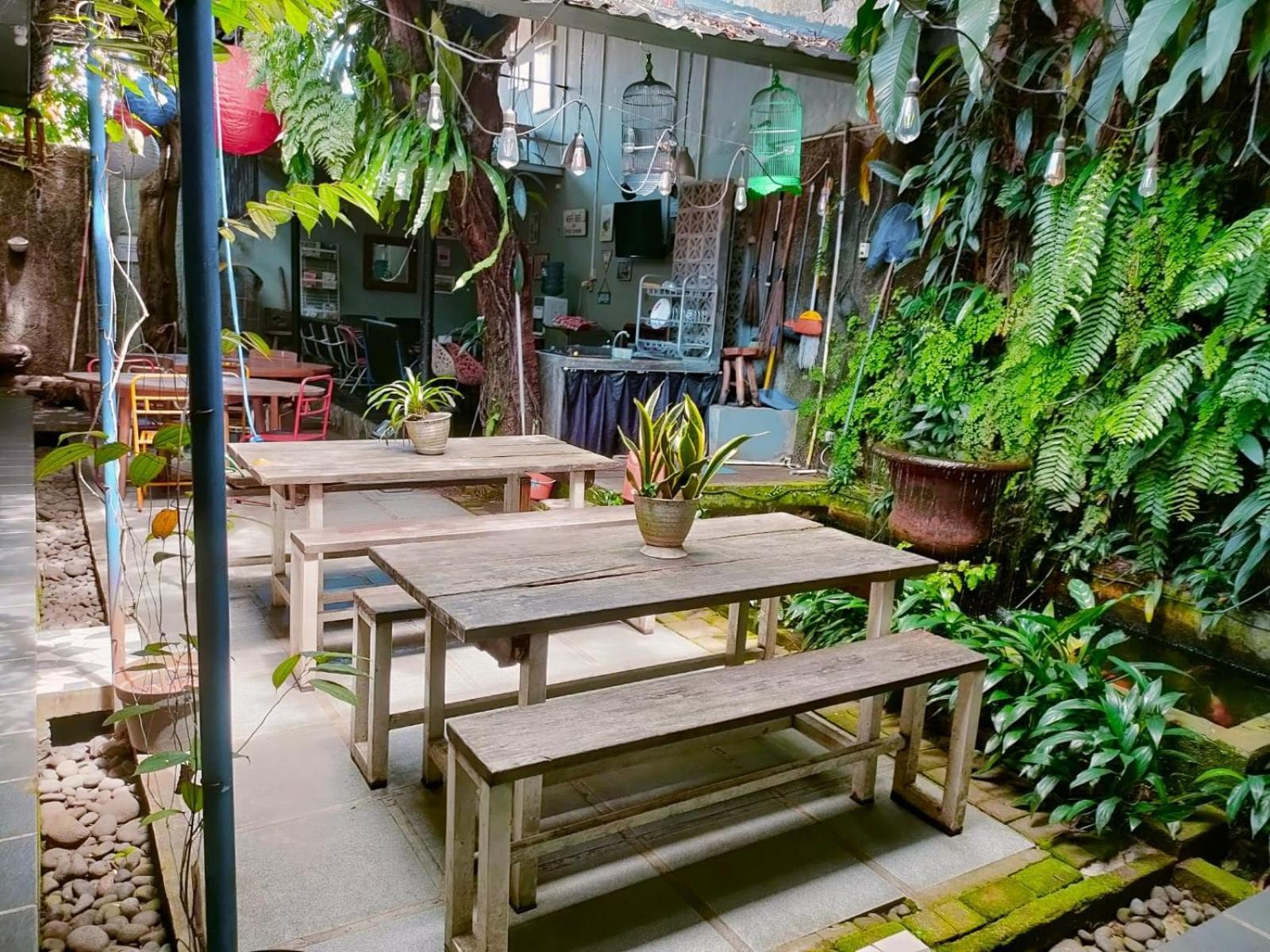 Jeng Tini Guest House Bogor Exterior foto